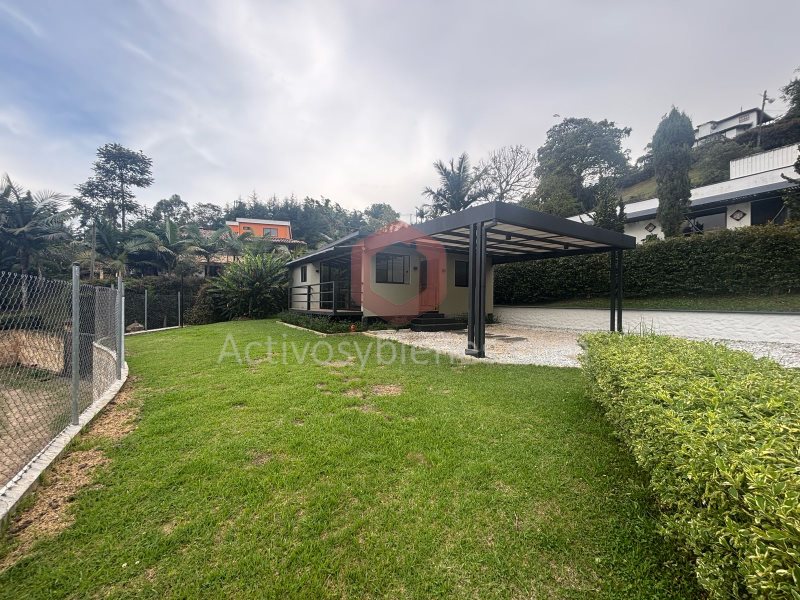 Casa-Finca en Arriendo en Cuatro Esquinas