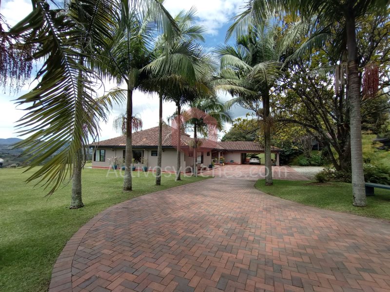 Casa-Finca en Venta en Cabeceras