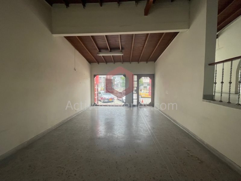 Casa-local en Arriendo en Laureles